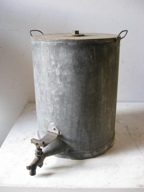 CAN, Oil Can - Large Galvanised w Tap